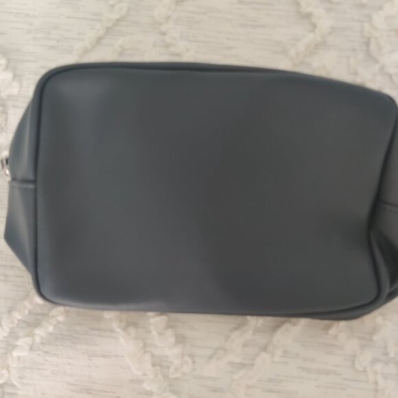 Prada Ocean Luna Rossa Travel Night Pouch Navy - Picture 3 of 5